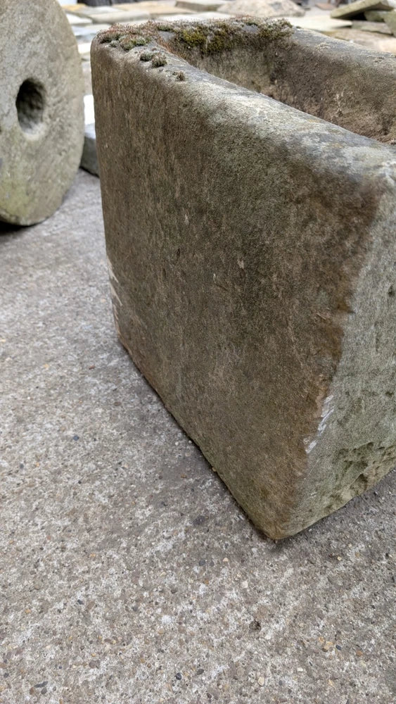 ANTIQUE 18TH CENTURY WEATHERED STONE WATER PUMP TROUGH GARDEN FEATURE PLANTER