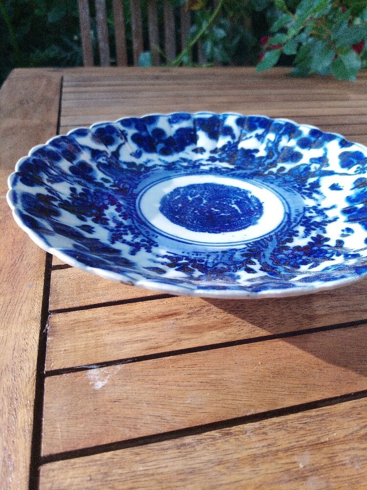 Arita ware Late Meiji Period Japanese Scalloped Bowl Dish c1900 Blue White