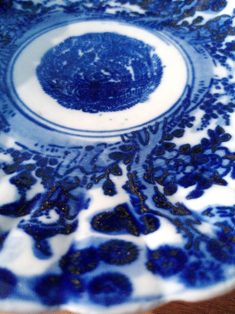 Arita ware Late Meiji Period Japanese Scalloped Bowl Dish c1900 Blue White