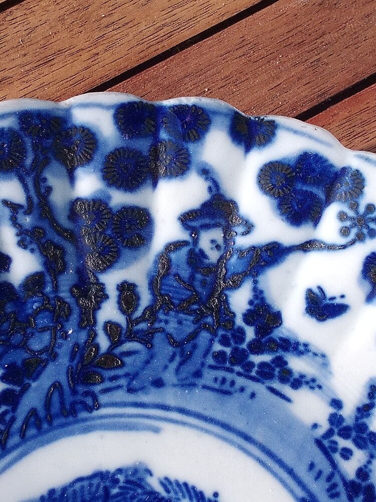 Arita ware Late Meiji Period Japanese Scalloped Bowl Dish c1900 Blue White